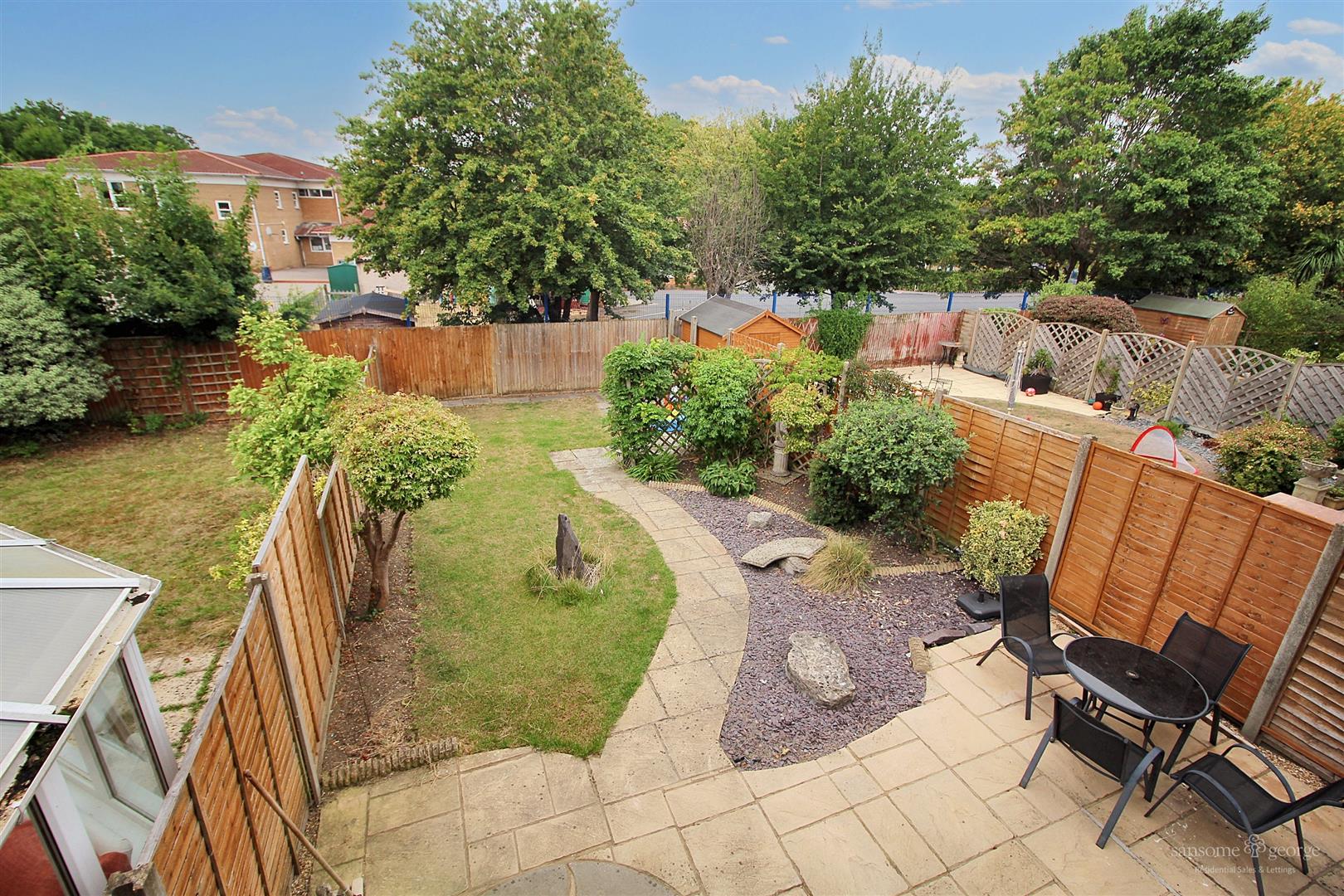 3 bed property in Ayrton Senna Road, Reading